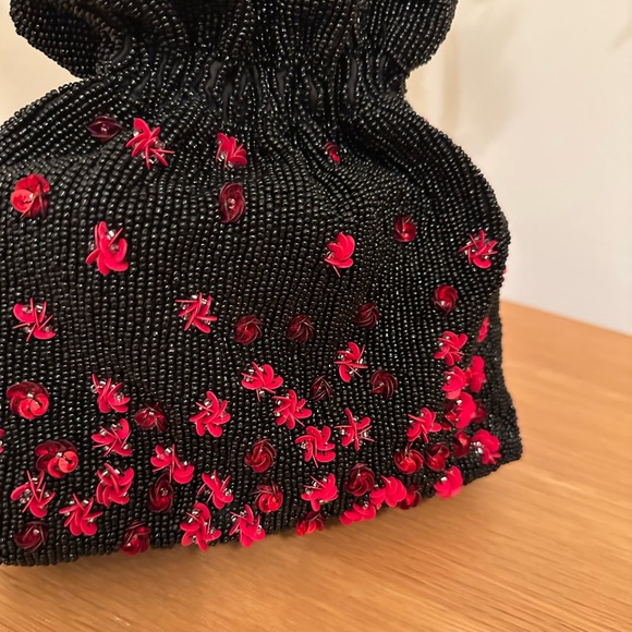 NWT Beaded Black Band bag with Red Floral Design Hand Crafted made in India - Picture 6 of 12